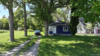 1192 S Belsay Road, Burton, MI 48509