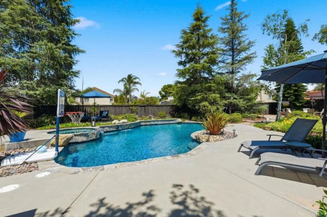 1614 Shire Avenue, Oceanside, CA 92057