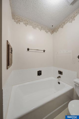 2810 N 73 Street, Lincoln, NE 68507