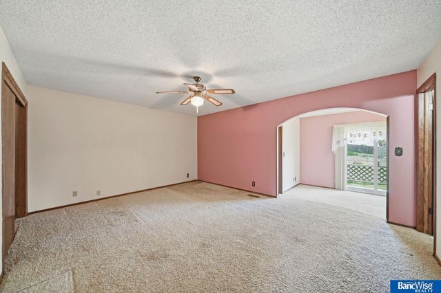 2810 N 73 Street, Lincoln, NE 68507