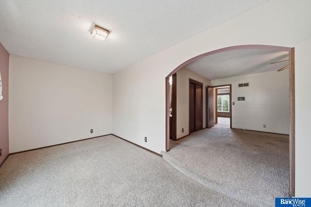2810 N 73 Street, Lincoln, NE 68507