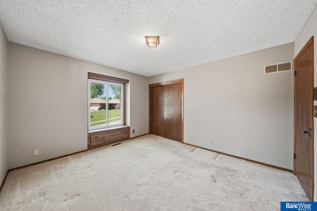 2810 N 73 Street, Lincoln, NE 68507
