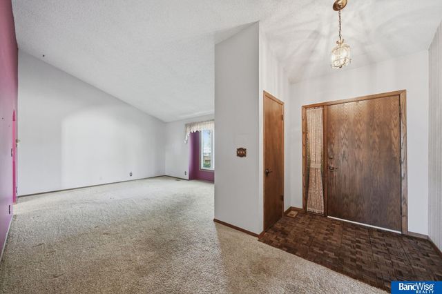 2810 N 73 Street, Lincoln, NE 68507
