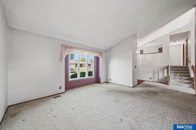 2810 N 73 Street, Lincoln, NE 68507