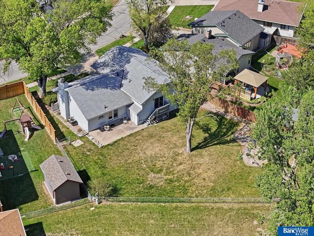 2810 N 73 Street, Lincoln, NE 68507