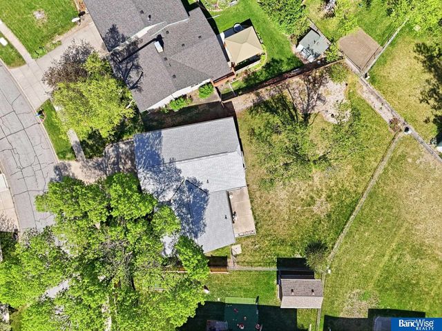2810 N 73 Street, Lincoln, NE 68507