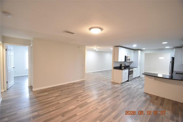 9107 CYPRESSWOOD CIRCLE, Tampa, FL 33647