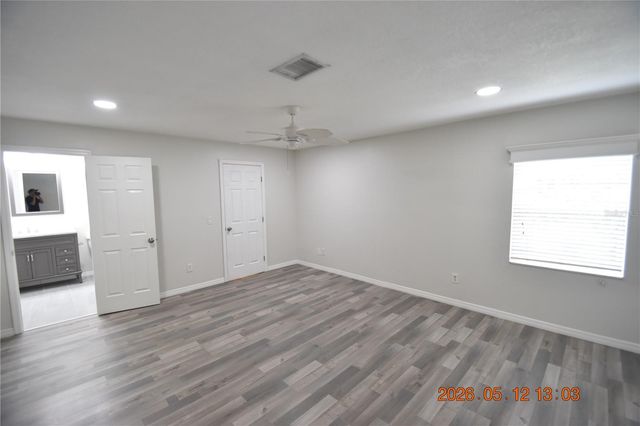 9107 CYPRESSWOOD CIRCLE, Tampa, FL 33647