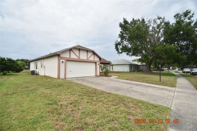 9107 CYPRESSWOOD CIRCLE, Tampa, FL 33647