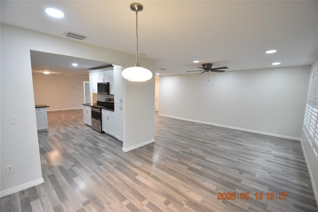 9107 CYPRESSWOOD CIRCLE, Tampa, FL 33647