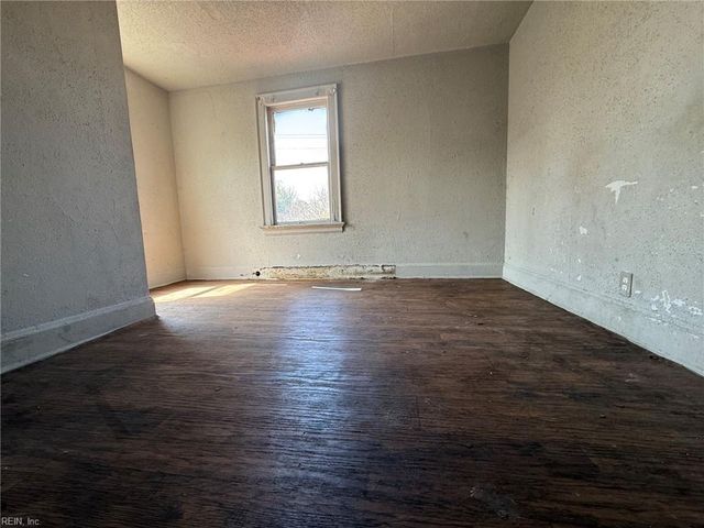 1925 Elm AVE, Portsmouth, VA 23704