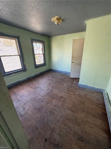 1925 Elm AVE, Portsmouth, VA 23704