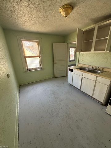 1925 Elm AVE, Portsmouth, VA 23704