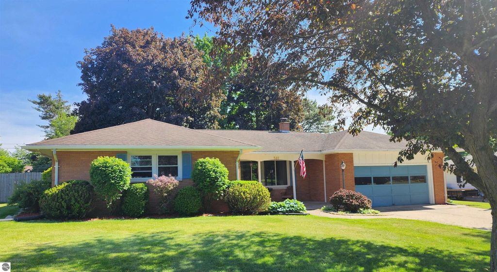Image 1 of property listing at 540 Fairlane Drive, Alma, MI 48801