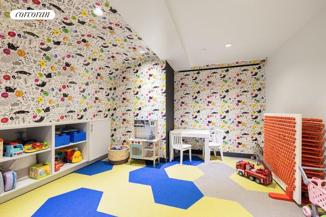 498 W End Ave Apt 4B, New York City, NY 10024