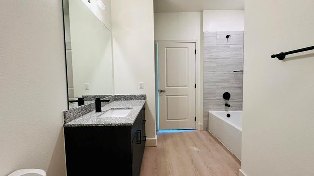 19100 Woodland Hills Drive B1, Humble, TX 77346