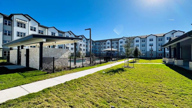 19100 Woodland Hills Drive B1, Humble, TX 77346