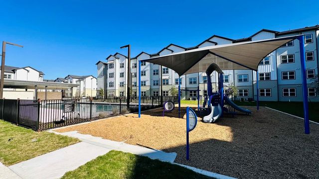 19100 Woodland Hills Drive B1, Humble, TX 77346