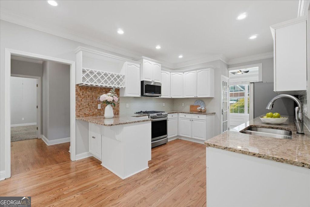 6180 Lake Windsor Parkway, Buford, GA 30518 — photo 5