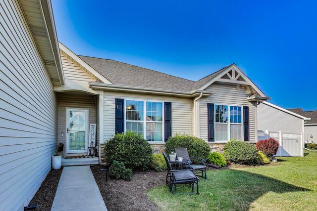 2320 Coventry Circle, Sycamore, IL 60178