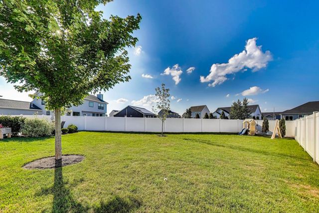 2320 Coventry Circle, Sycamore, IL 60178