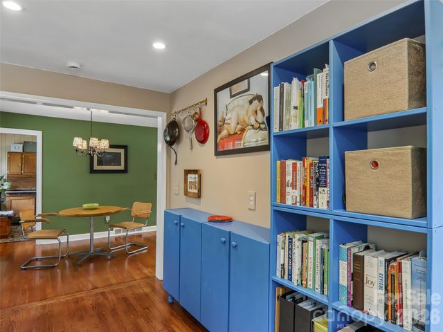 851 Sand Hill Road, Asheville, NC 28806