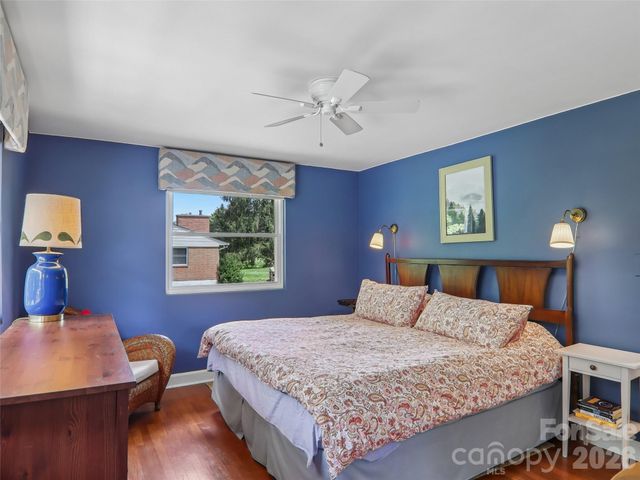 851 Sand Hill Road, Asheville, NC 28806