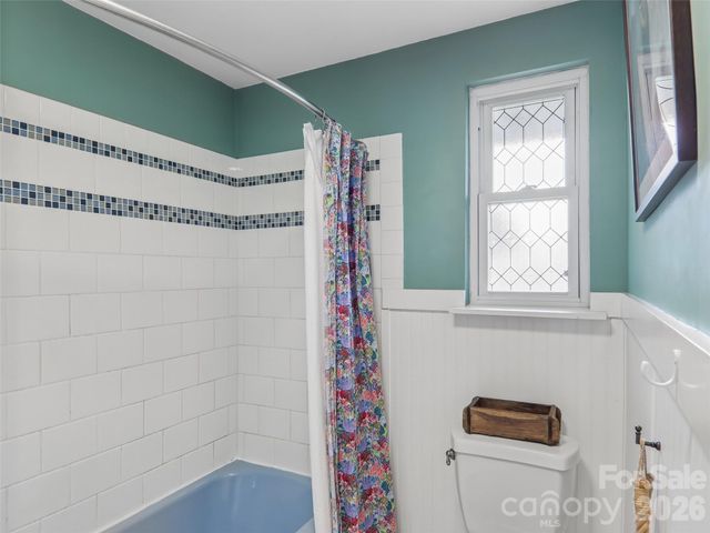851 Sand Hill Road, Asheville, NC 28806