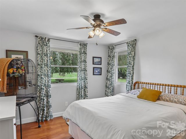 851 Sand Hill Road, Asheville, NC 28806