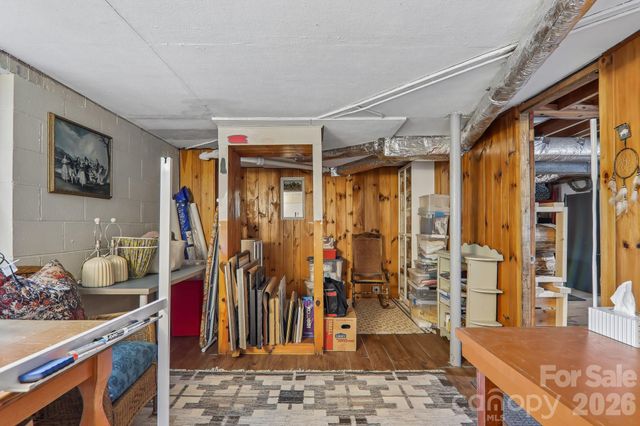 851 Sand Hill Road, Asheville, NC 28806