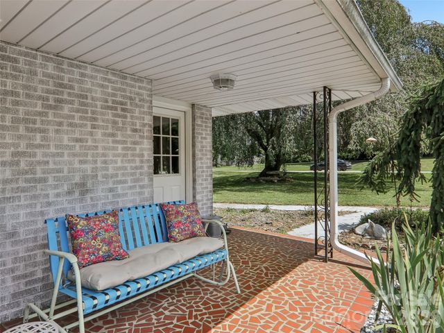 851 Sand Hill Road, Asheville, NC 28806