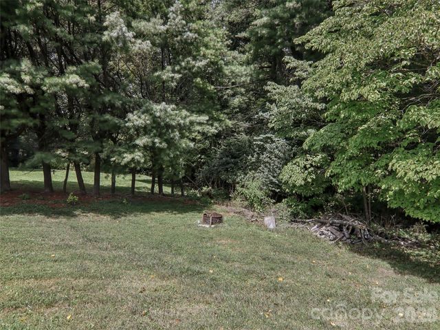 851 Sand Hill Road, Asheville, NC 28806