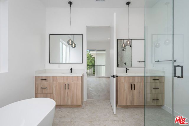 728 Robinson Street, Los Angeles, CA 90026