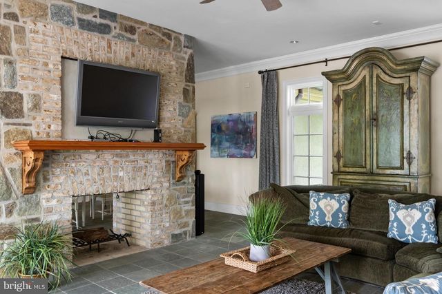 938 OLD COUNTY RD, Severna Park, MD 21146