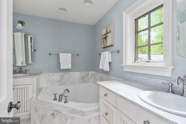 938 OLD COUNTY RD, Severna Park, MD 21146