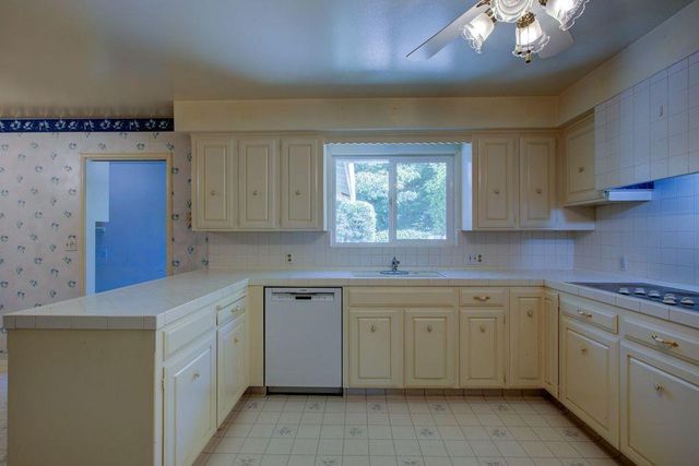 705 Leytonstone Ave, Modesto, CA 95355