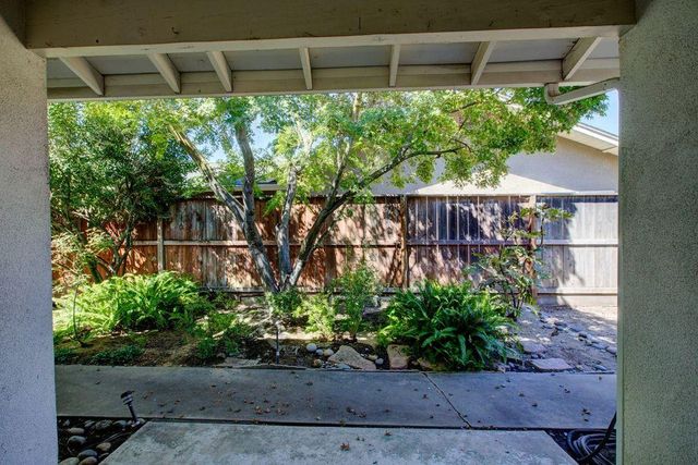 705 Leytonstone Ave, Modesto, CA 95355