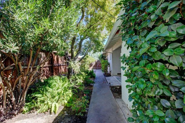 705 Leytonstone Ave, Modesto, CA 95355