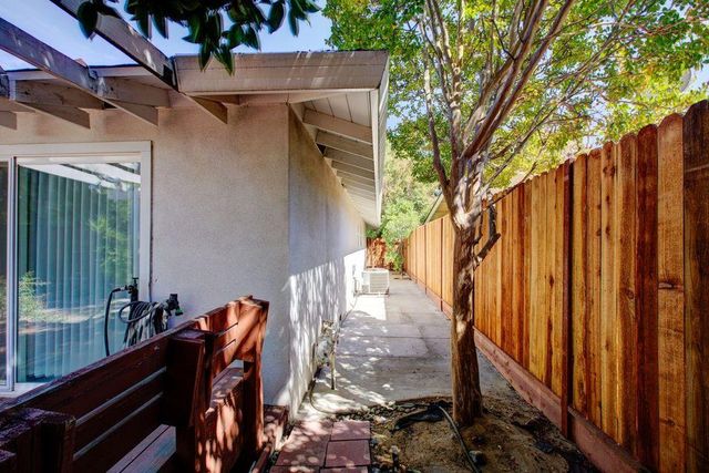 705 Leytonstone Ave, Modesto, CA 95355