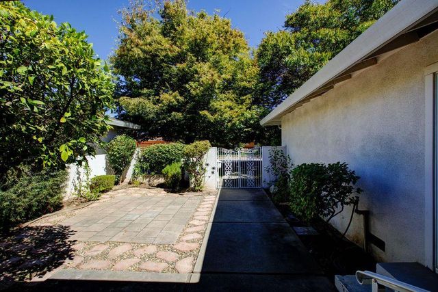 705 Leytonstone Ave, Modesto, CA 95355