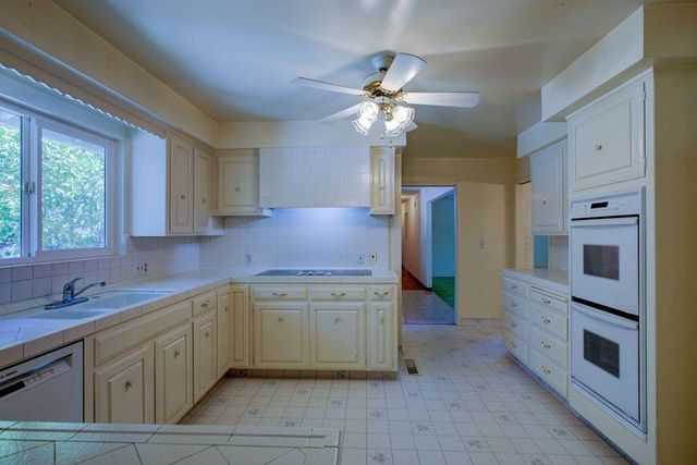 705 Leytonstone Ave, Modesto, CA 95355