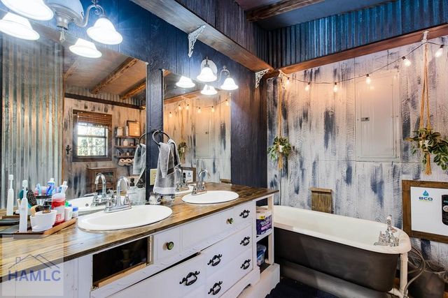 2286 Carter Bight Landing Road, Surrency, GA 31563