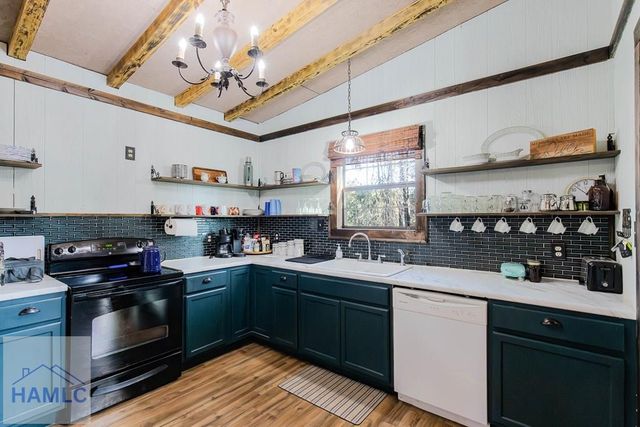 2286 Carter Bight Landing Road, Surrency, GA 31563