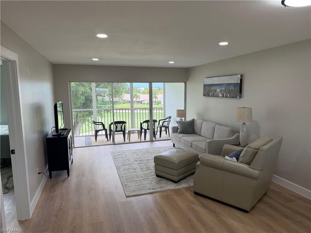 6220 Augusta DR 315, Fort Myers, FL 33907
