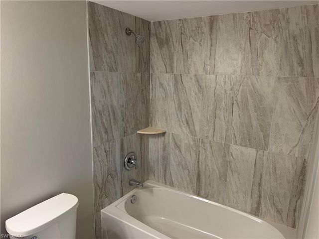 6220 Augusta DR 315, Fort Myers, FL 33907