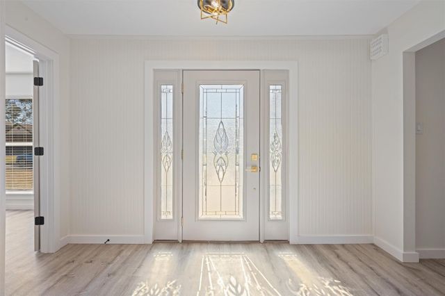 284 Mossy Meadow Drive, West Columbia, TX 77486