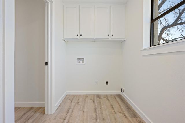 284 Mossy Meadow Drive, West Columbia, TX 77486