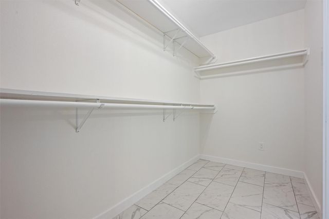 284 Mossy Meadow Drive, West Columbia, TX 77486