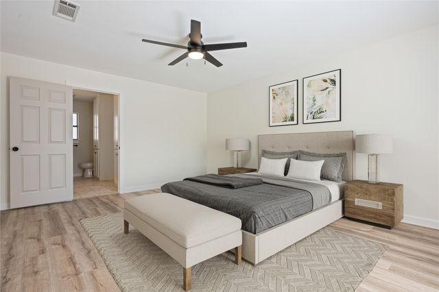 284 Mossy Meadow Drive, West Columbia, TX 77486