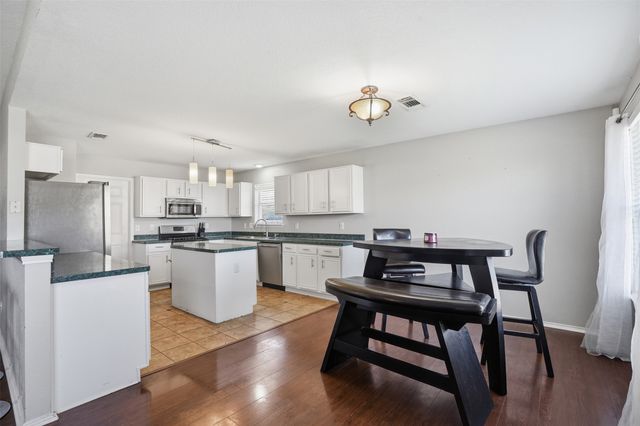 1026 Meadowbend Drive, Cedar Hill, TX 75104